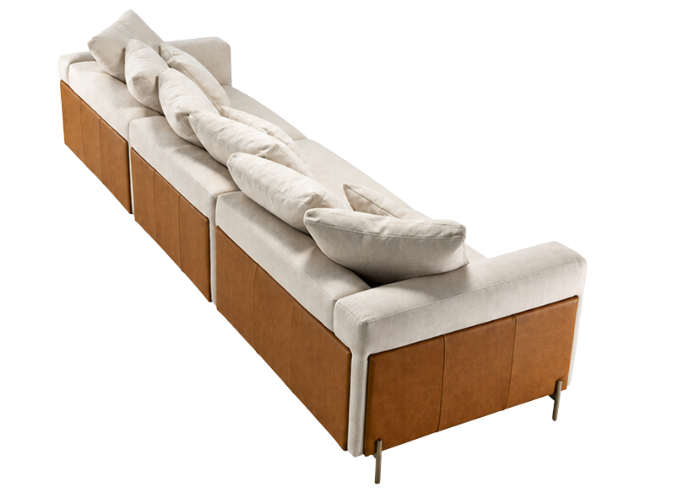 Sofá Adines com detalhes nas costas em couro caramelo, apresentando design elegante e sofisticado, ideal para compor ambientes modernos e refinados.