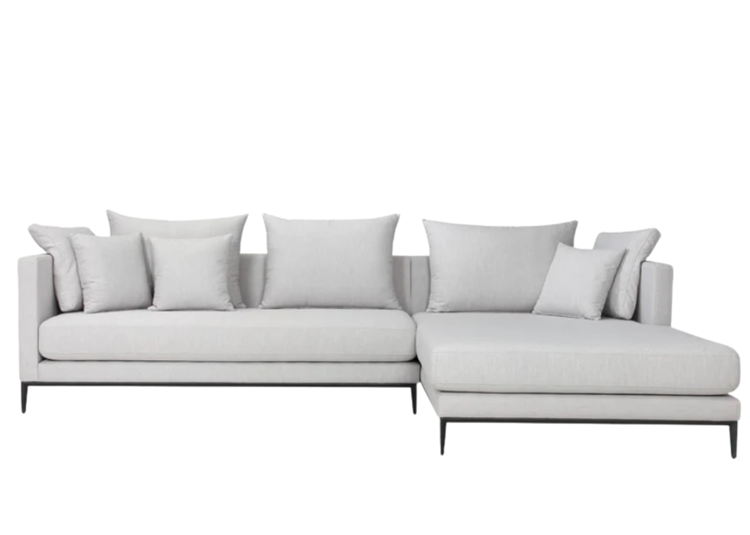 Sofá Bele com chaise, apresentando design elegante e sofisticado, ideal para compor ambientes modernos e acolhedores.