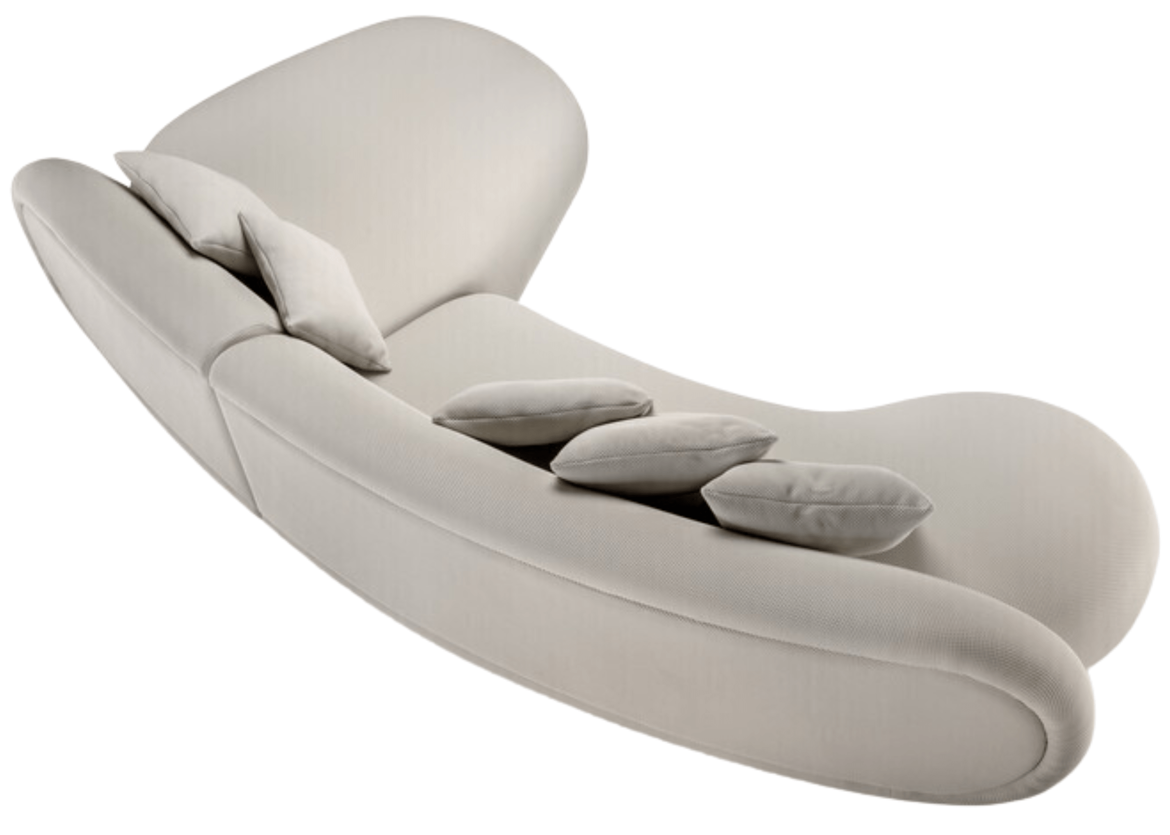 Sofá curvo Aurora com chaise, em tecido claro e detalhes nas costas, sobre fundo neutro. Móvel de design refinado para salas de estar sofisticadas.
