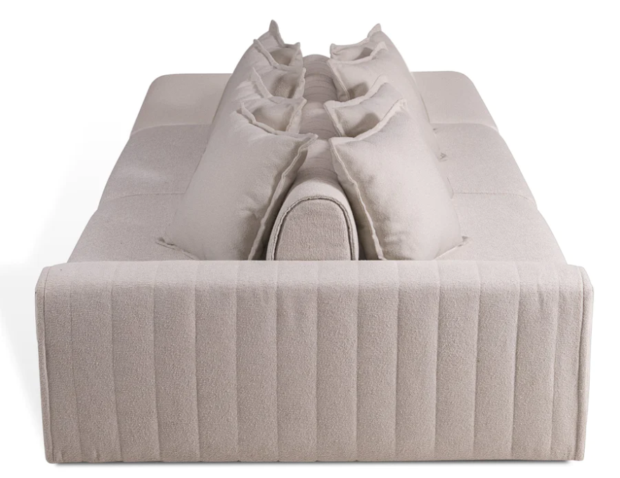 Sofá Ilha Malta com encosto móvel e almofadas soltas. Design contemporâneo que combina conforto e funcionalidade.