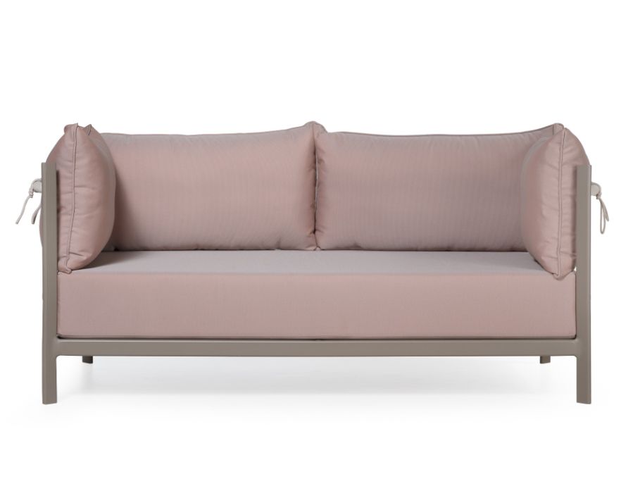 Sofá Sunset para área externa: Conforto e elegante em um design moderno.