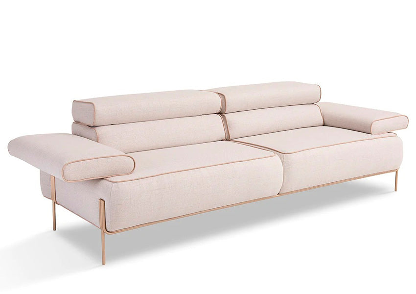 Sofá Retrátil Viana com design moderno e elegante, proporcionando conforto e aconchego na sala de estar.